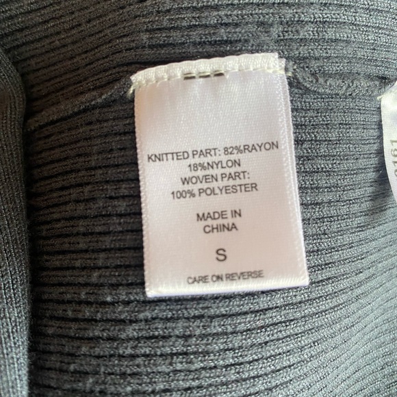 New York and Company 7th Avenue Sheer Sleeve Sweater Top Like new size small - Picture 8 of 8